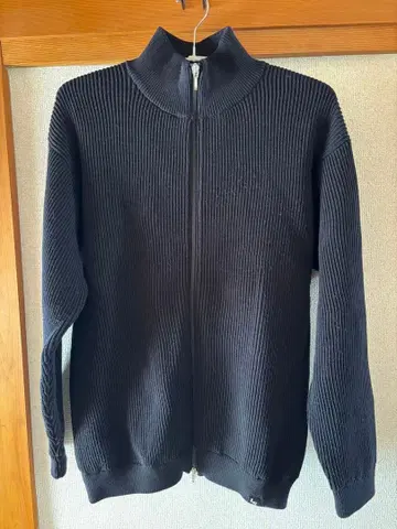 LiSS 하이넥 집업 스웨터