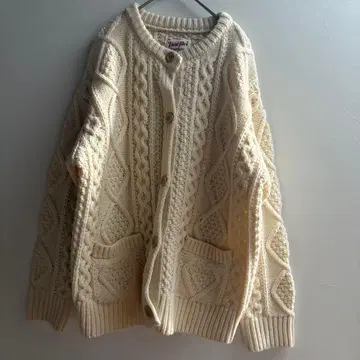 Time flies 케이블 니트 아이보리 가디건 라이트온 L