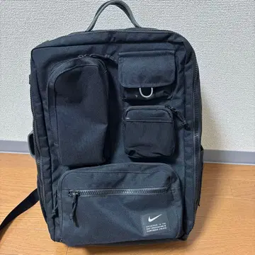 나이키 블랙 백팩