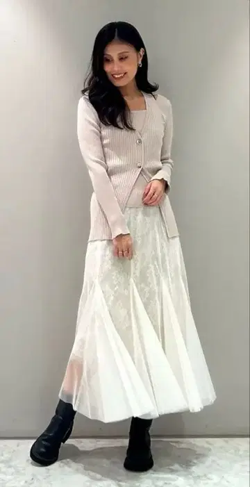 새상품급 2024AW 그레이스 콘티넨탈 레이스 튤 스커트