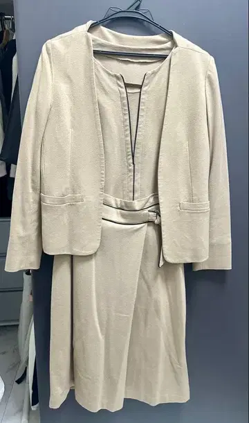 12Twelve Agenda 베이지 노카라 수트 3세트