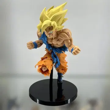 드래곤볼 점프 50주년 기념일 피규어 손오공