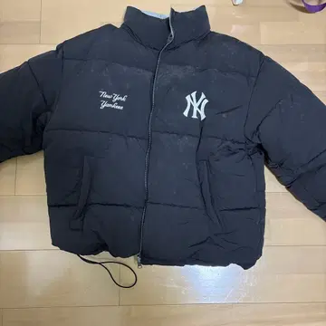 뉴욕 양키스 다운 자켓 블랙 스카이블루