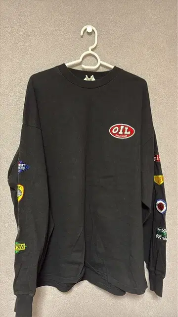 블랙 롱 슬리브 T셔츠 레이스 패치 포함