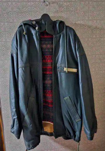 양가죽 다크 그린 후드 점퍼 탈부착 가능한 플리스 이너 있음