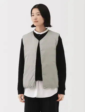 무인양품 경량 다운 포켓터블 노카라 베스트 M 사이즈