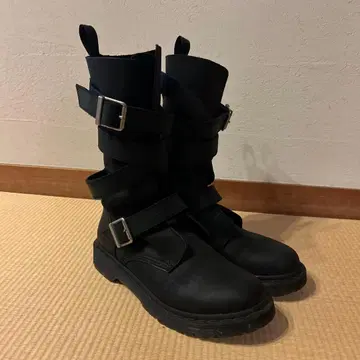 닥터마틴 블랙 엔지니어 부츠