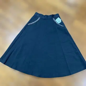 새상품 FENNEL 블랙 플레어 스커트 비쥬 포함