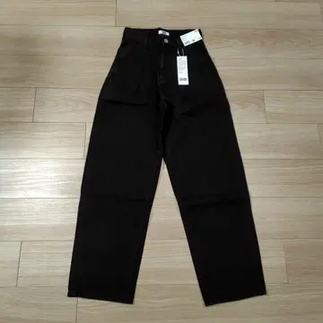 유니클로 U 데님 턱 팬츠 표시 사이즈 블랙 S 사이즈