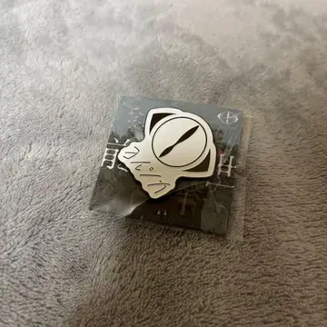 요루시카 LIVE TOUR 2024 전생 핀배지 가챠 로고