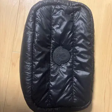MONCLER 블랙 파우치