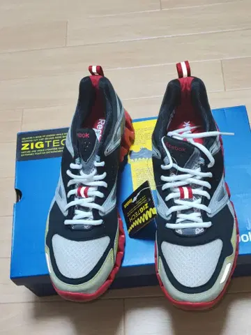 [ 미사용품 ] Reebok 러닝화 28cm