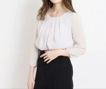 COUP DE CHANCE 턱 블라우스 라이트 그레이