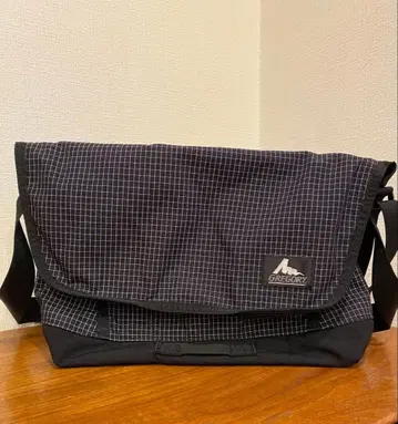 구 택 그레고리 숄더백 격자 무늬 A4 사이즈 수납 가능