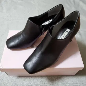 DIANA 블랙 부티 23.5cm