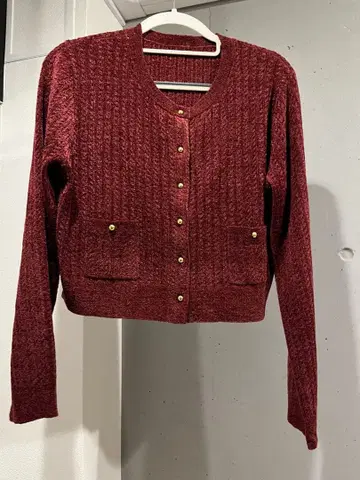 와인 레드 가디건