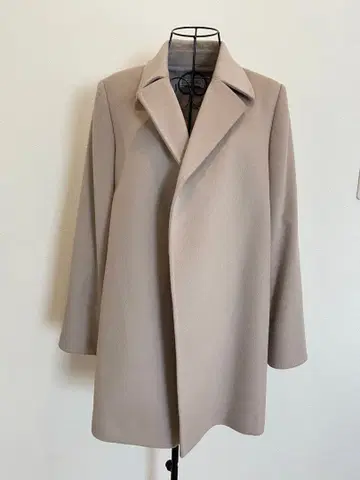 베이지 허리 벨트 코트