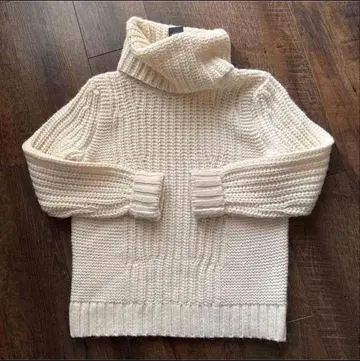 아이보리 터틀넥 스웨터 S 사이즈 알파카 바나나리퍼블릭