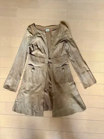 그레이스 콘티넨탈 라무 스웨이드 코트