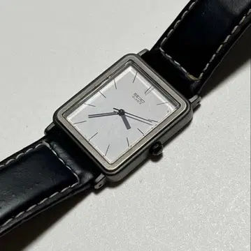 SEIKO 샤리오 손목시계 실버/화이트