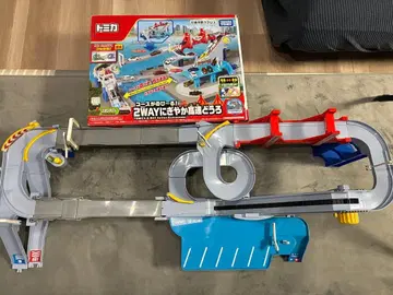 토미카 코스가 늘어나는! 2WAY 활기찬 고속도로