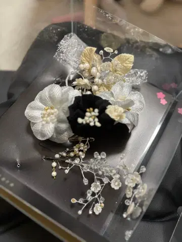 이치쿠라 ichikura 머리 장식 성인식 골드 블랙