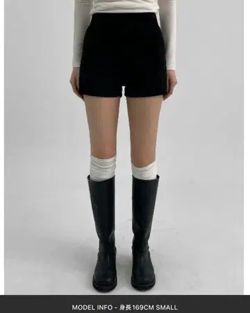 BLACK UP 블랙 숏팬츠