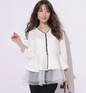 앱와이어 프릴 페플럼 레이어드 니트 저스길리티 마이 스트라다