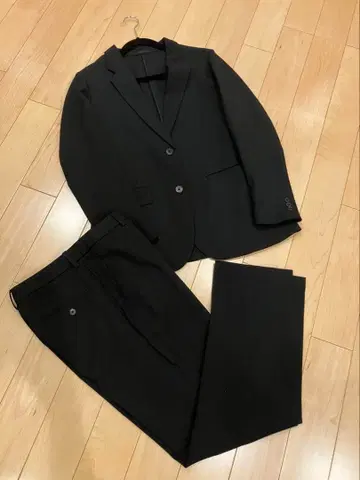 유니클로 블랙 팬츠 수트 싱글 브레스티드