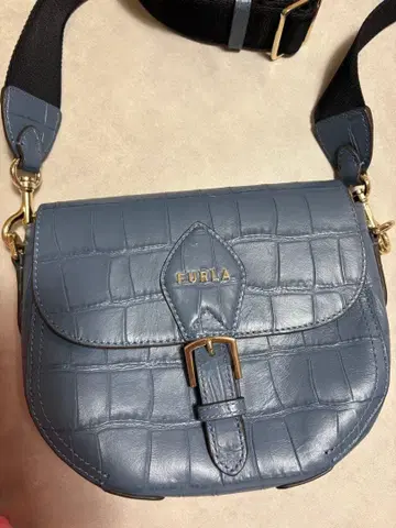 FURLA 악어 엠보싱 숄더백 그레이