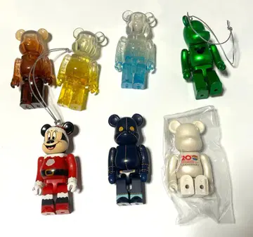 BE@RBRICK 베어브릭 7종 세트