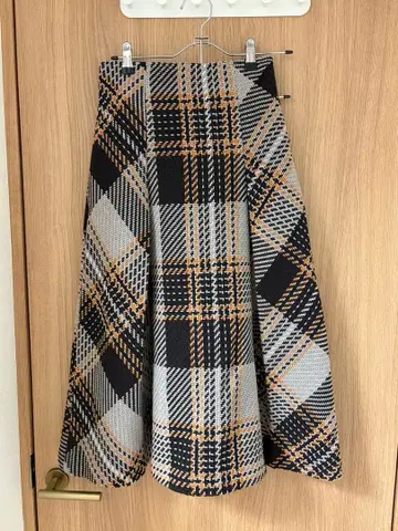 SNIDEL 로빙 체크 미디 스커트