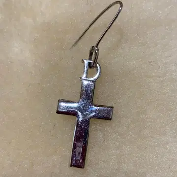 실버 크로스형 귀걸이 (한쪽만)