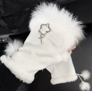 푹신푹신 화이트 퍼 핑거리스 장갑