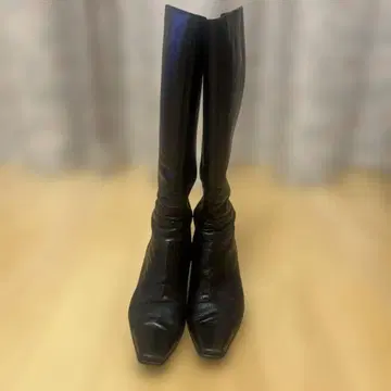 블랙 가죽 롱 부츠 중간 힐