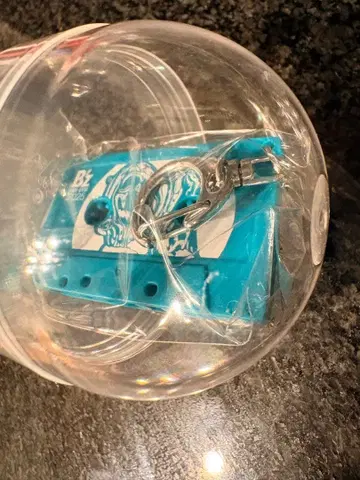 B'z fyop 가챠가챠 카세트 테이프 키링 도쿄돔