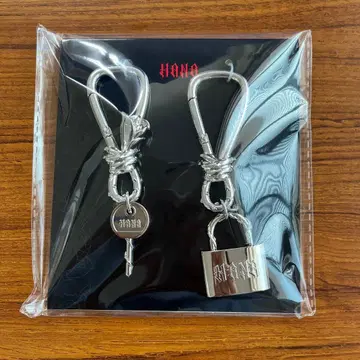 HANA BAD LOVE 카라비너 세트