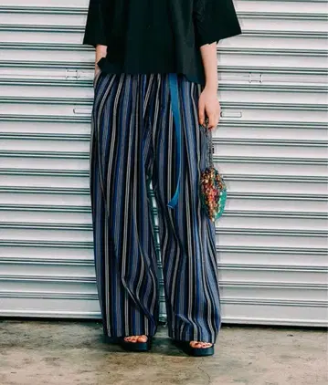 니코앤드 MODENORMCORE 멀티 스트라이프 팬츠2 L 사이즈