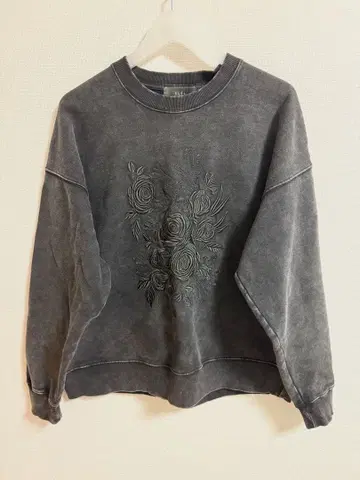 CLEL 꽃무늬 자수 블랙 트레이닝복 S 사이즈