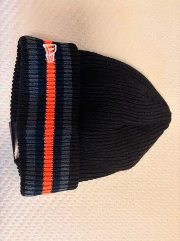 블랙 스트라이프 니트 모자