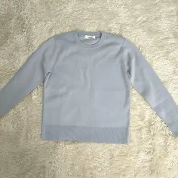 에부르 실크 혼방 색스 크루넥 니트 스카이블루