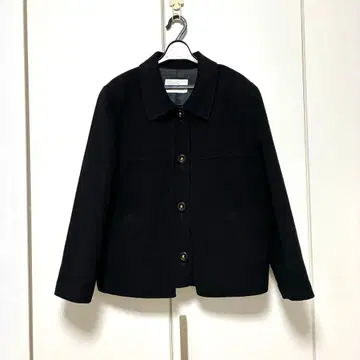 울 블랙 자켓 버튼 포함