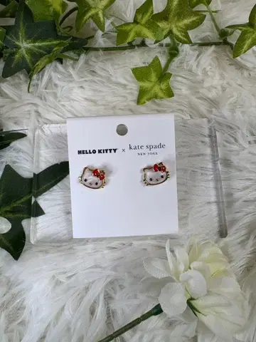 [ 재입고! ] HELLO KITTY x kate spade 귀걸이
