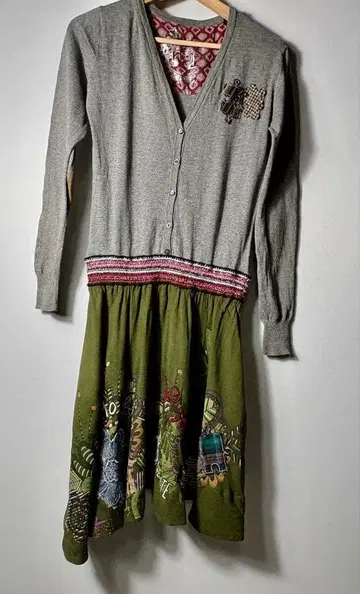 데시구알 자수 니트 원피스