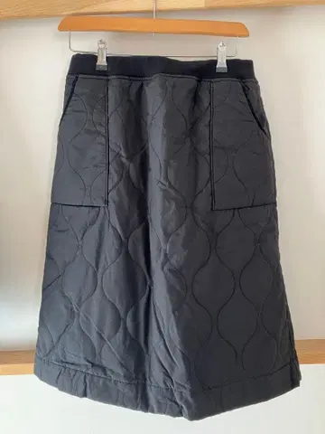 써니클라우드 퀼팅 스커트 블랙 LL 사이즈