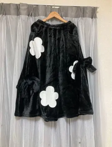 미사용 새상품 완판템 imakokoni 플라워 아플리케 벨로아 스커트