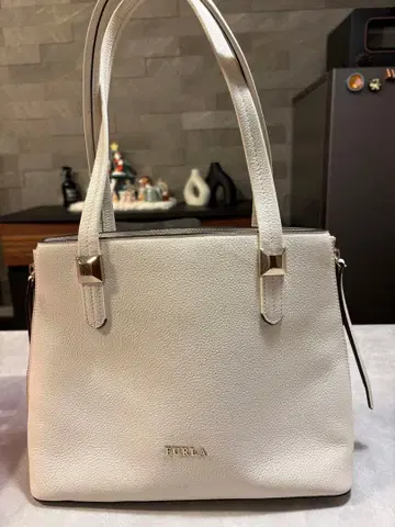 FURLA 화이트 토트백