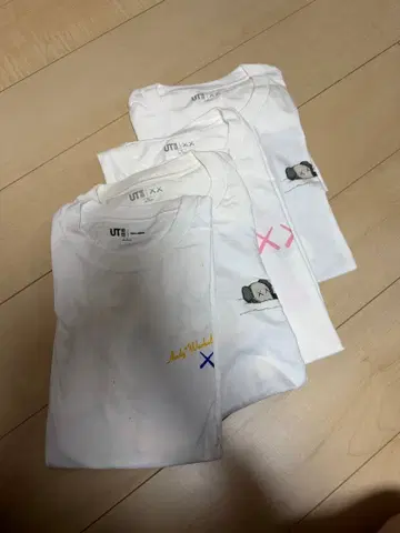 유니클로 카우스 T셔츠 세트