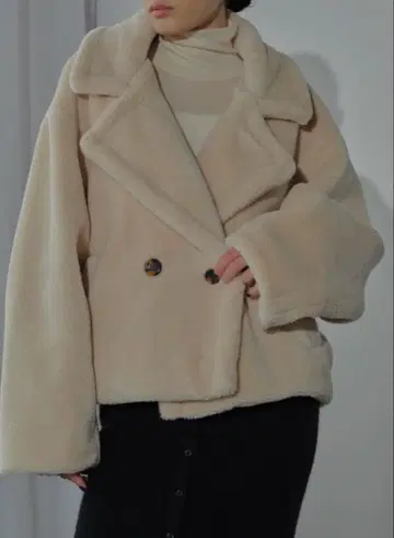 AIC 볼륨 보아 숏코트