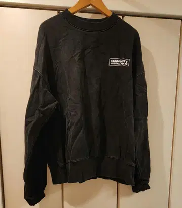 OVER(ALL) 블랙 맨투맨